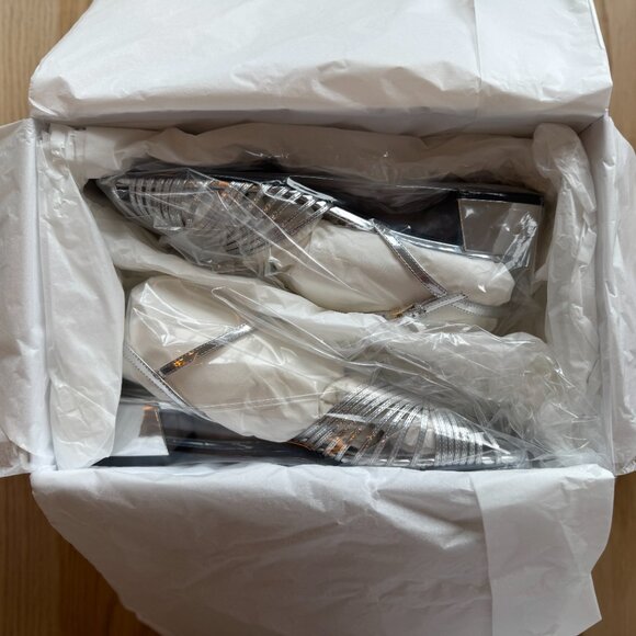 Brand New Suzanne Rae Silver 70's Low Sandal - Picture 2 of 8